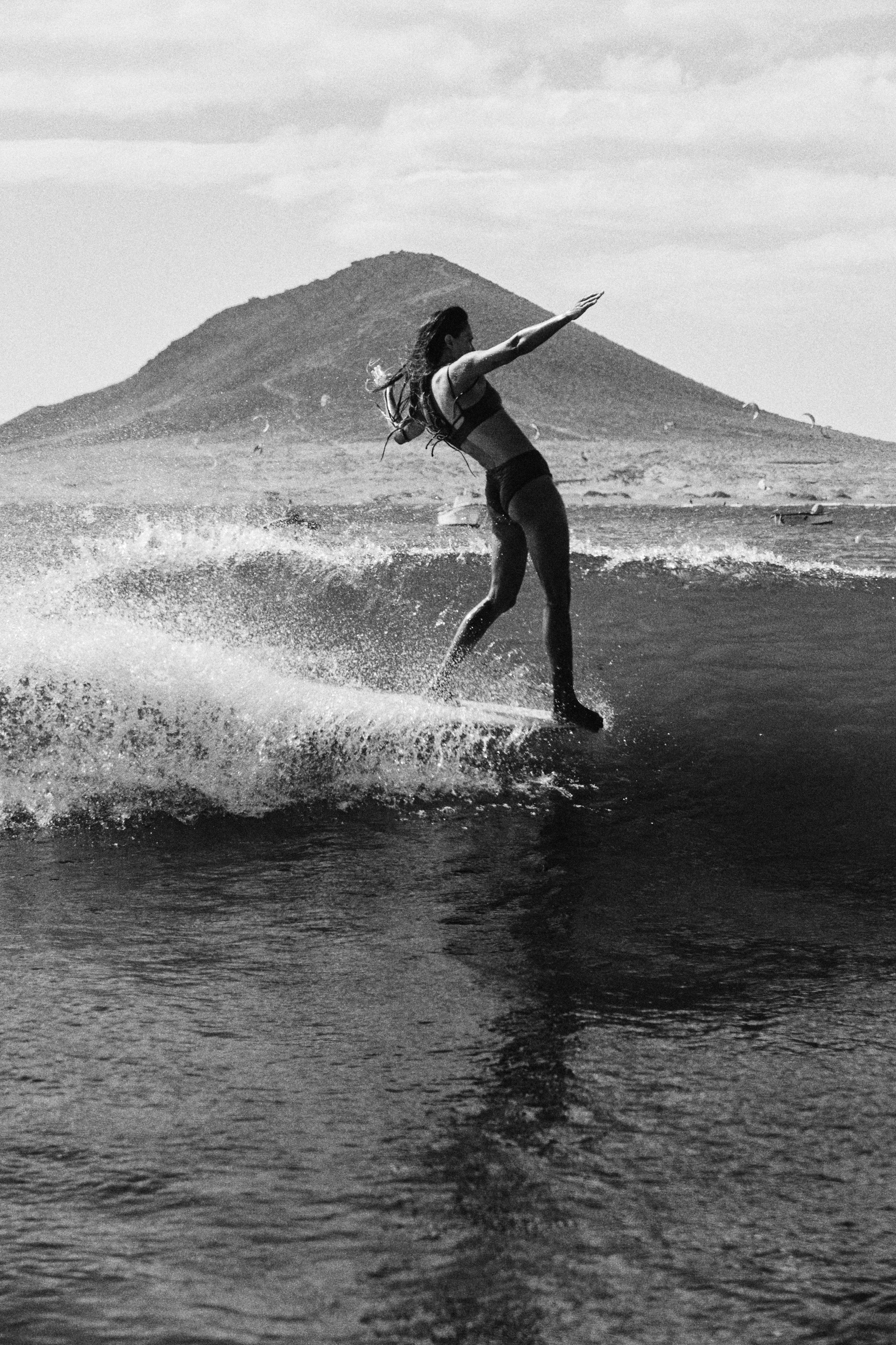 Oy-surf-bikini-signatures-24-Buri-Fugu-eggplantpurple-_sergiovillalbastudio_1142.jpg