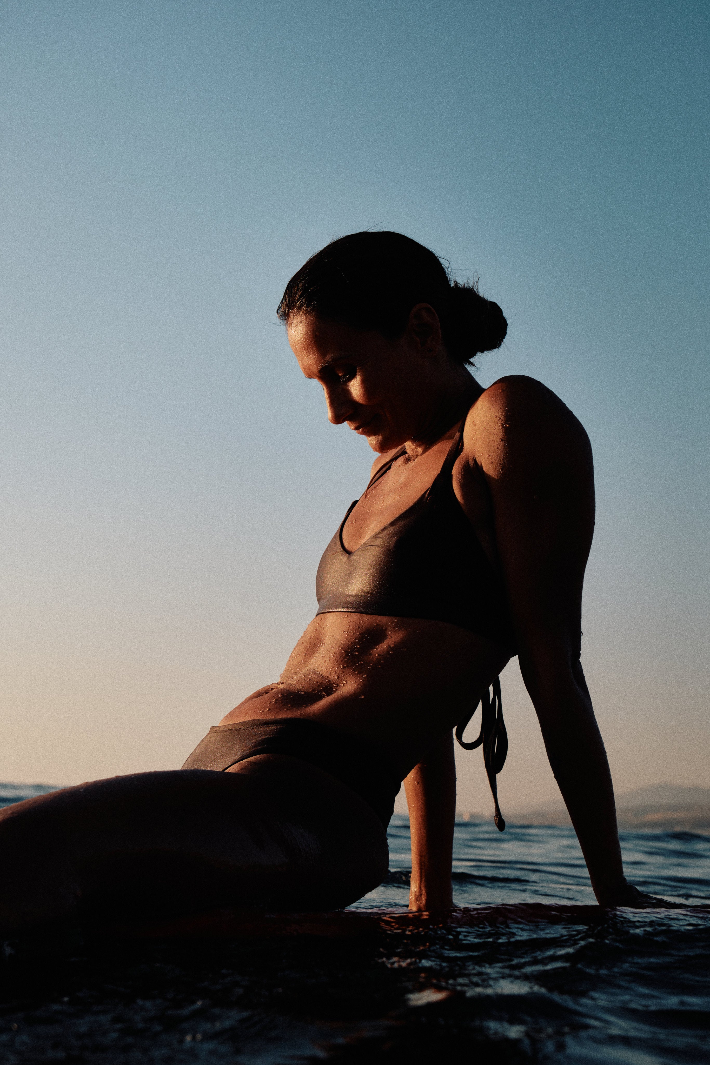 Oy-surf-bikinis-Signatures-24-Dace-Tope-eggplantpurple-_sergiovillalbastudio_2095.jpg