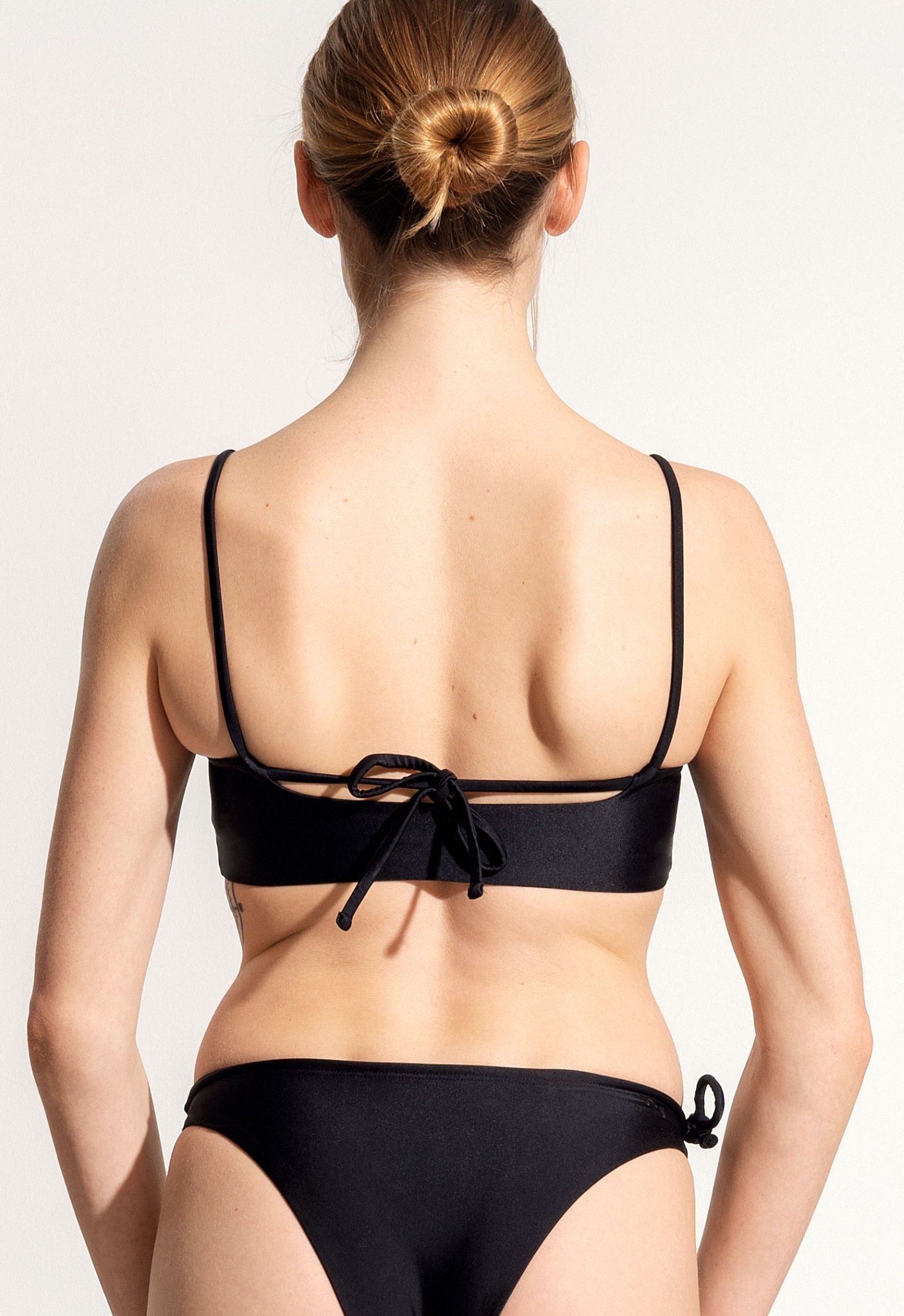 Surf Bikini Oberteil „Buri“ in Schwarz 2