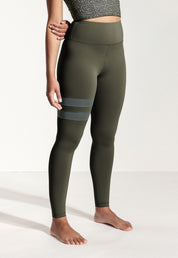 Yoga Leggings „Larimar+“ in Piniengrün 1