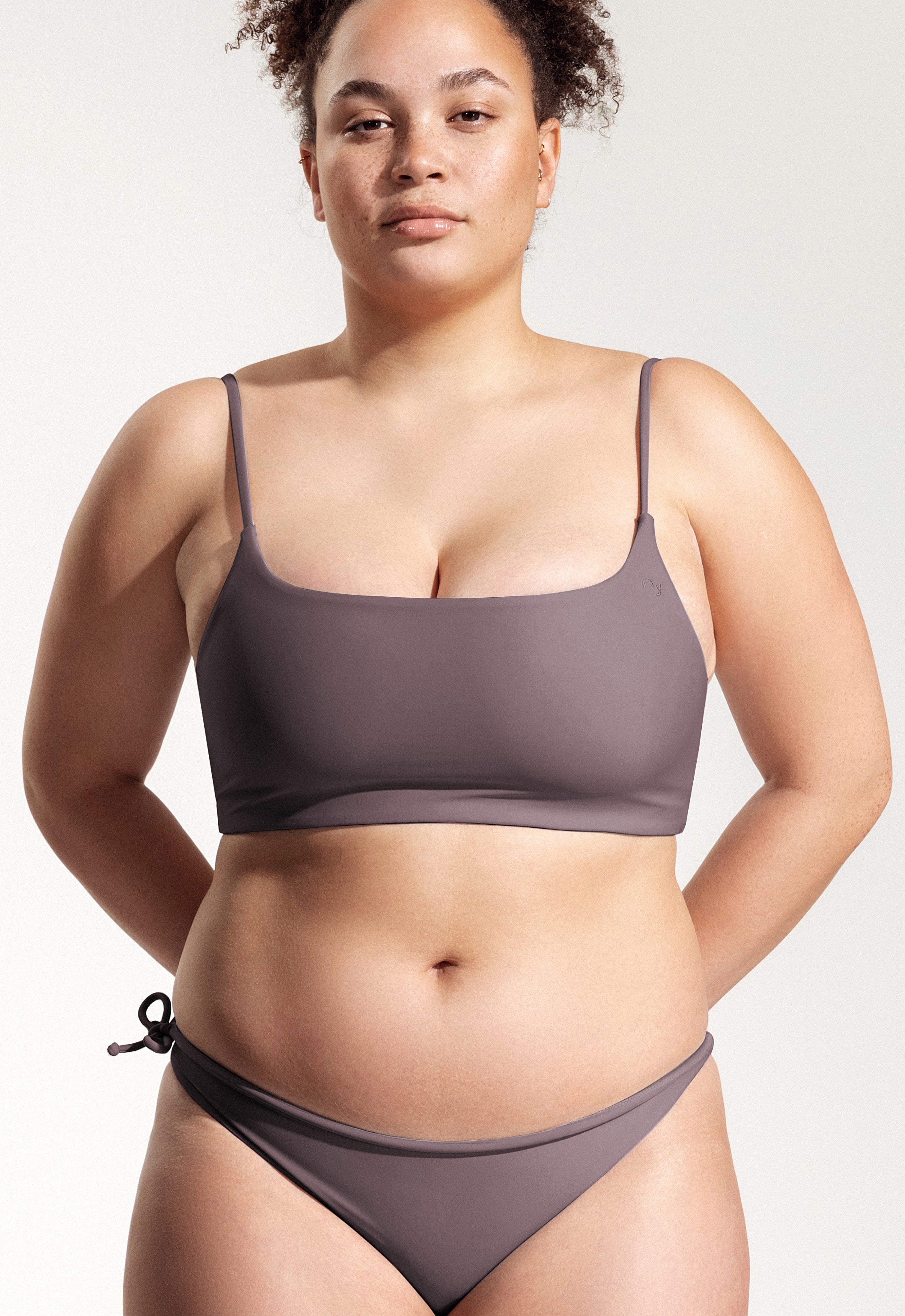 Surf Bikini Oberteil „Buri“ in Dunkellavendel 1