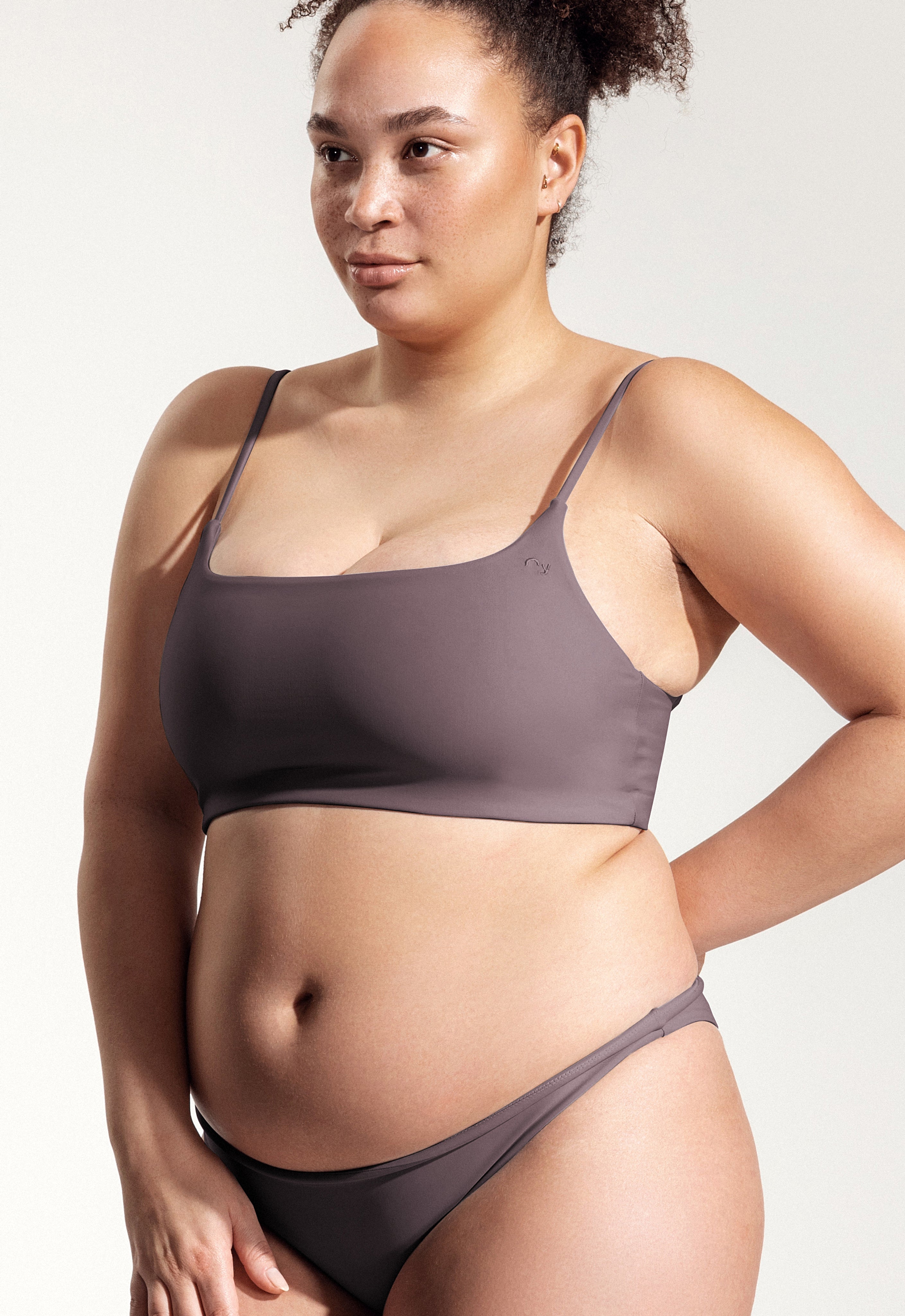 Surf Bikini Oberteil „Buri“ in Dunkellavendel