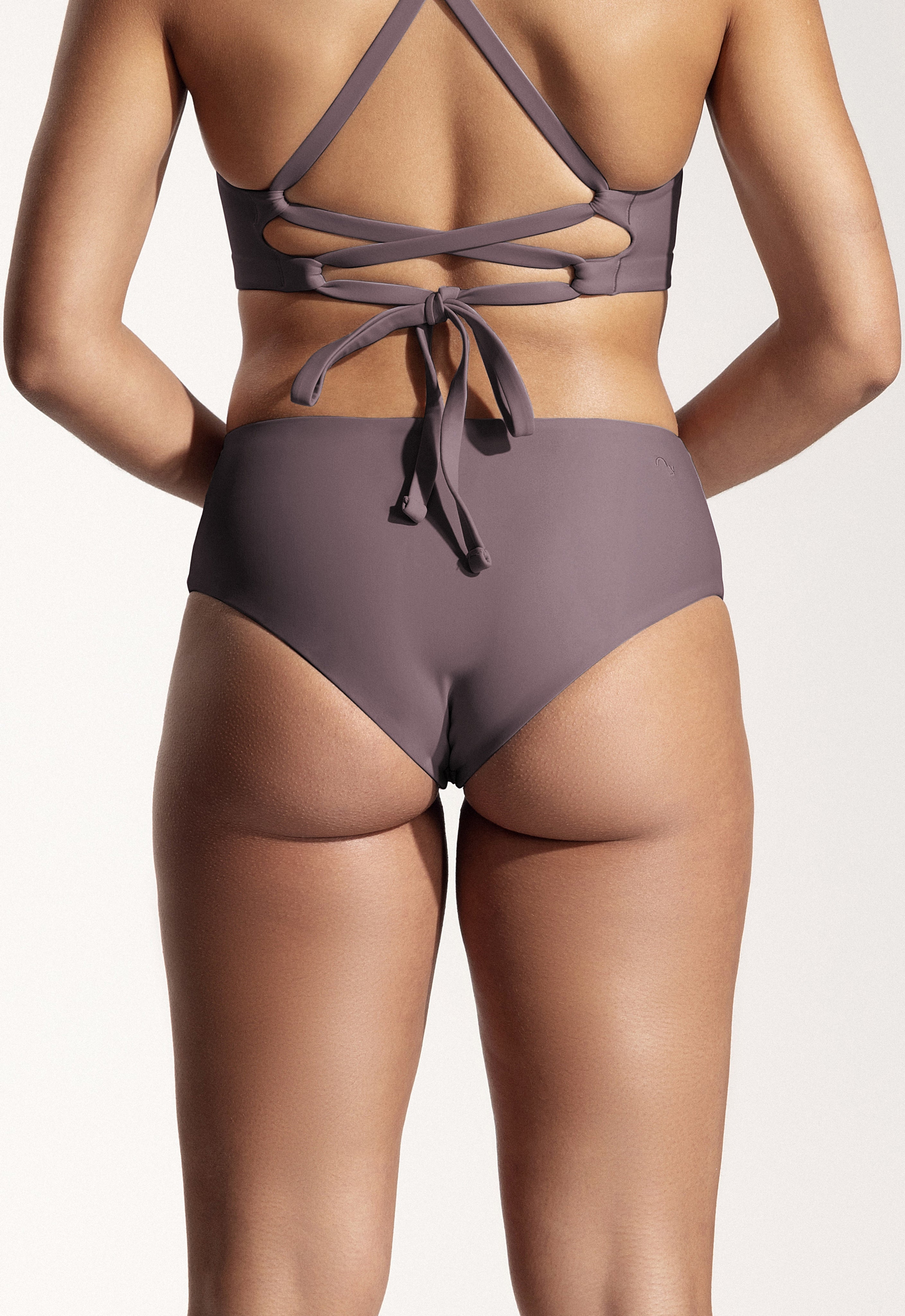 Surf Bikini Hose „Fugu“ in Dunkellavendel 3