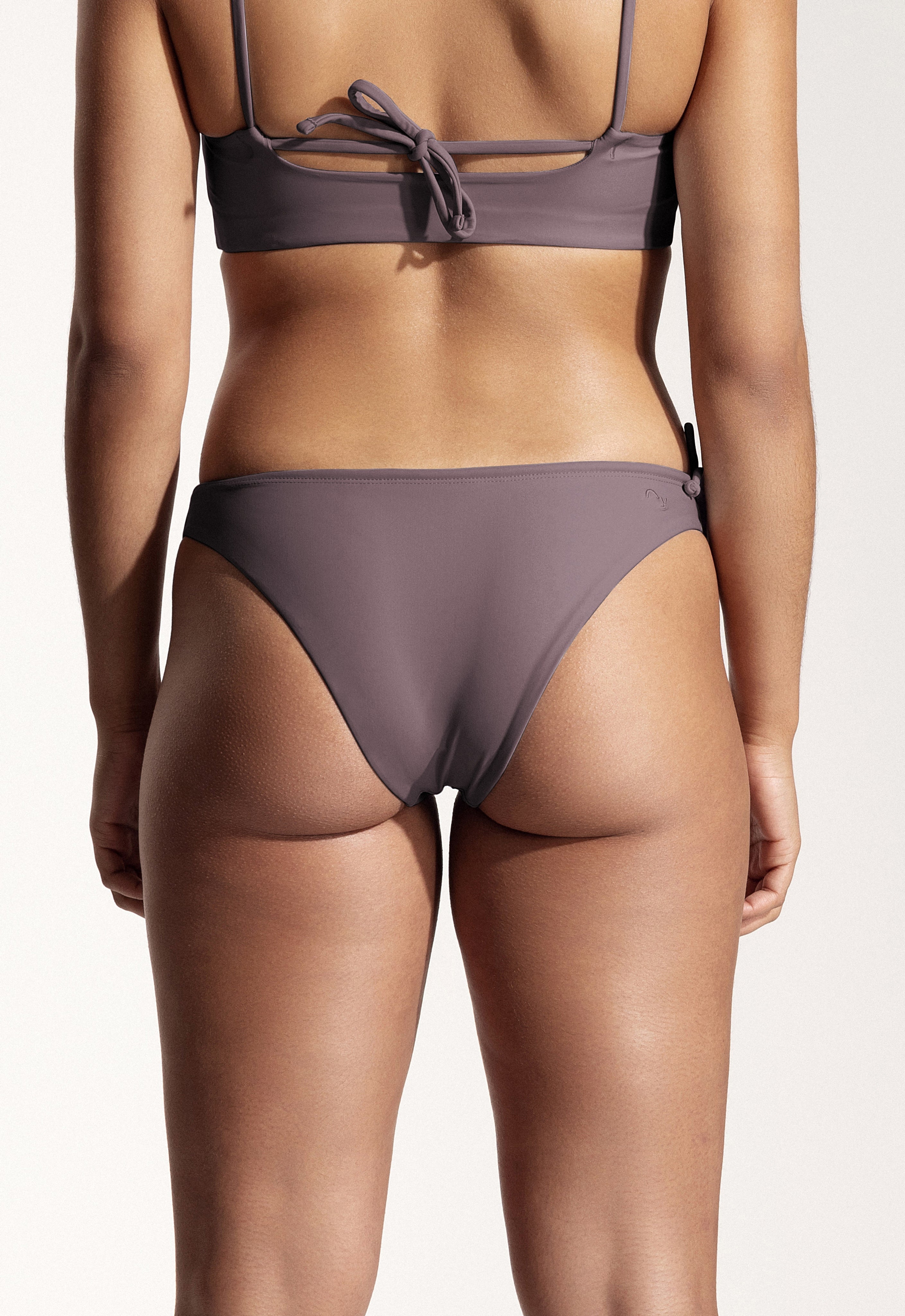 Surf Bikini Hose „Mako“ in Dunkellavendel 5