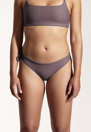 Surf Bikini Hose „Mako“ in Dunkellavendel 3