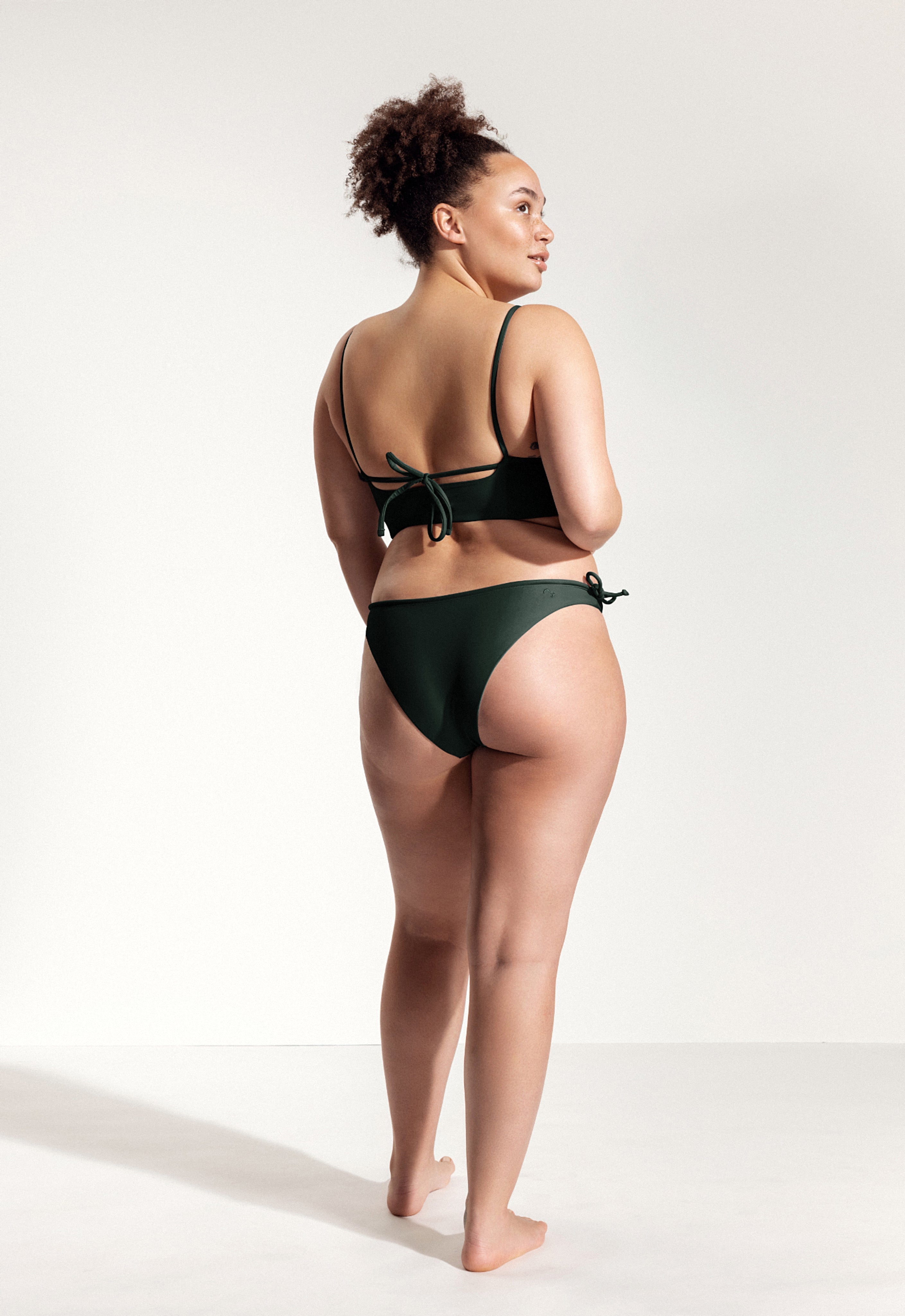 Surf Bikini Oberteil „Buri“ in Nachtgrün 5