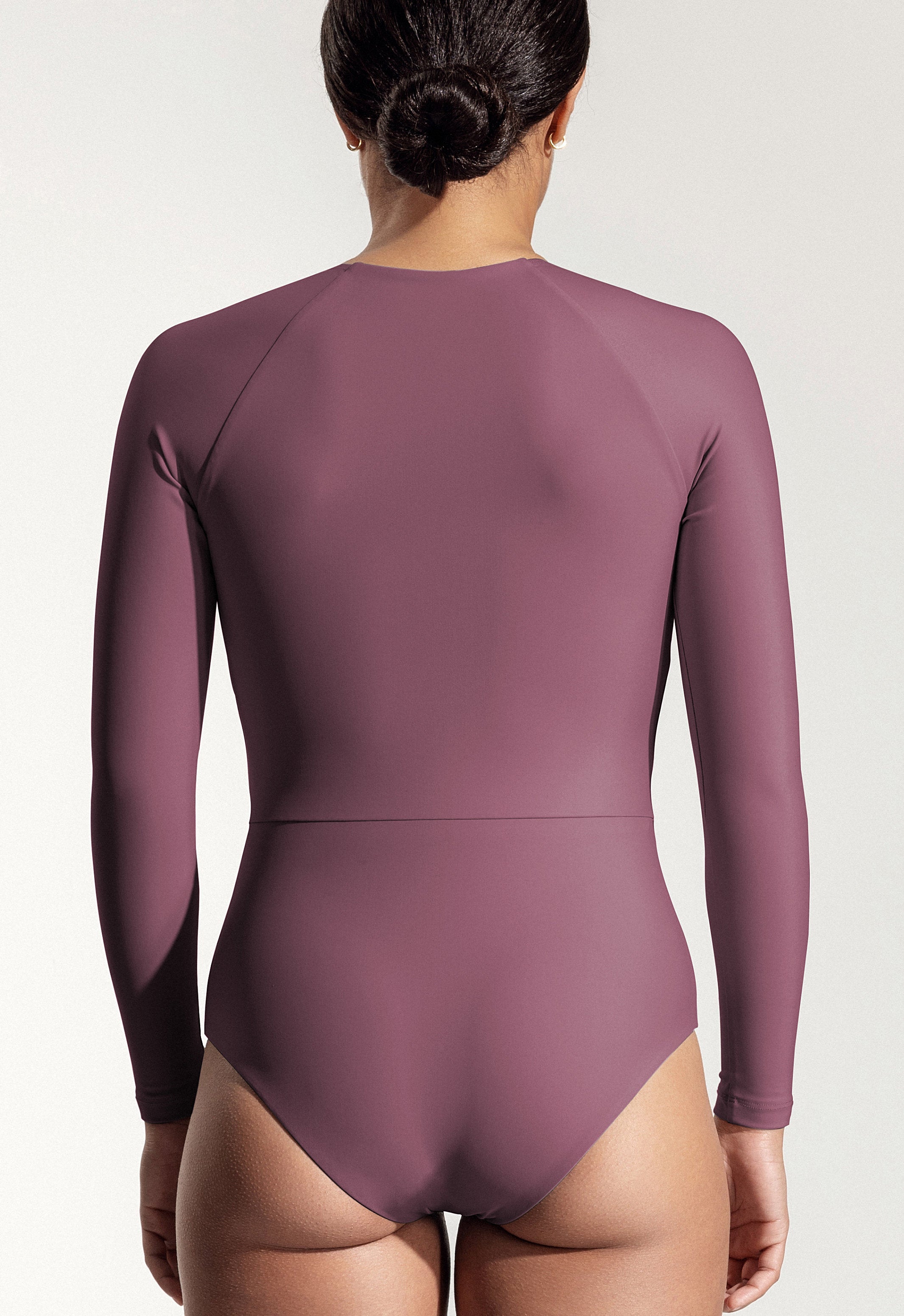 Surf Swimsuits – Sustainable & Fair – maximal protection and Surf Swimsuits – Sustainable & Fair – maximal protection and