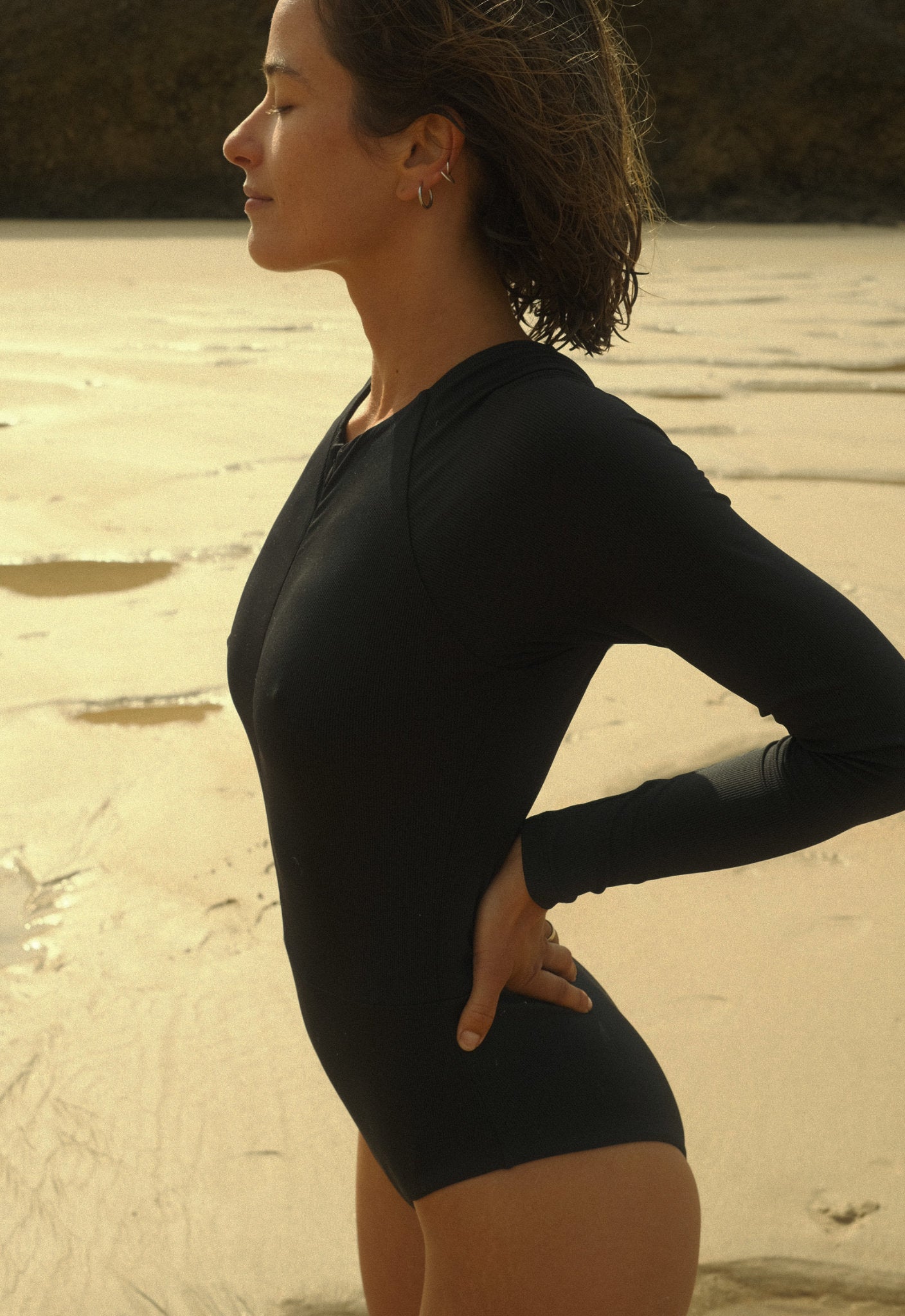 Oy-surf-swimsuit-Signatures-24-Orfe-black-rib_2.jpg