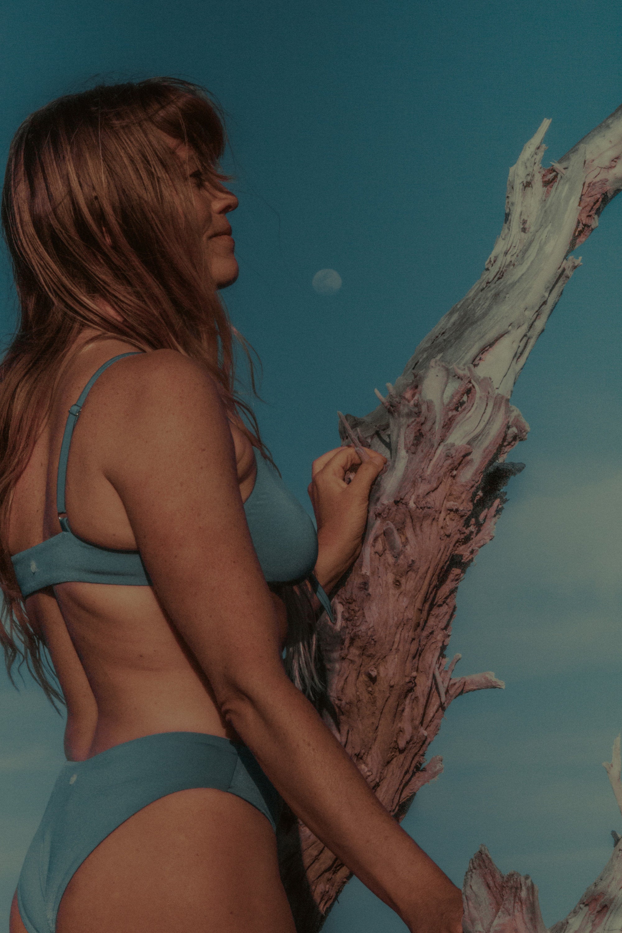 Oy_A25-Swimwear__sebzanella_DSC08583_88cb72df-7d4a-48a8-bbde-b370e66a57a6.jpg