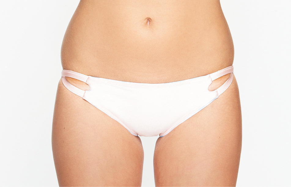 Bikini Hose „Hawaii“ in Feather Light Print 3