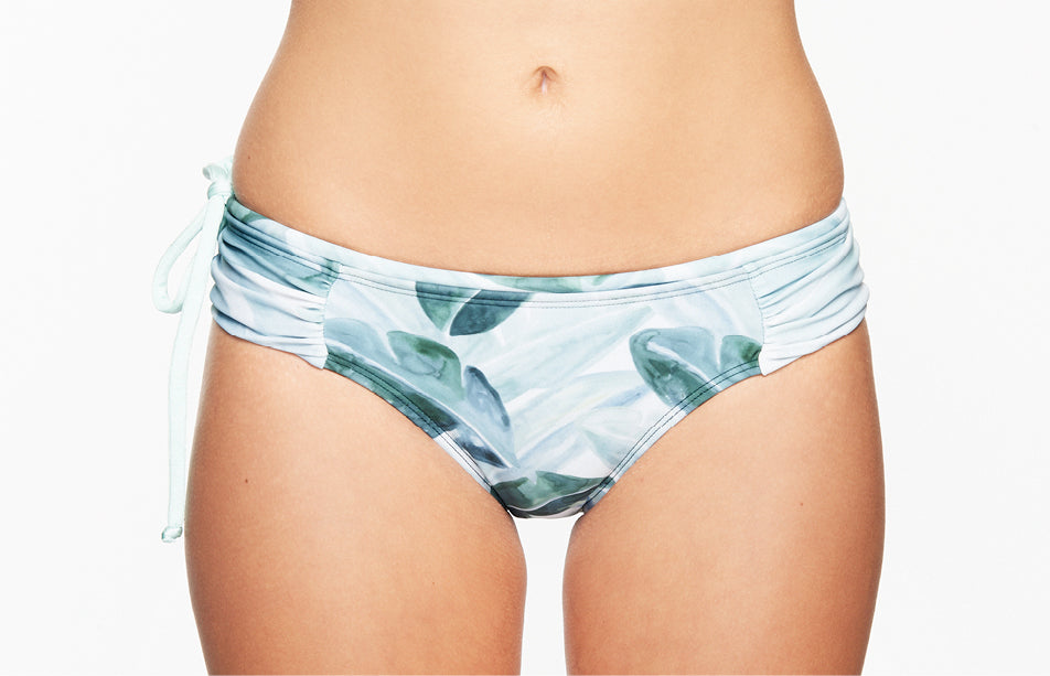 Surf Bikini Hose „Rote“ in Leaf Print 1