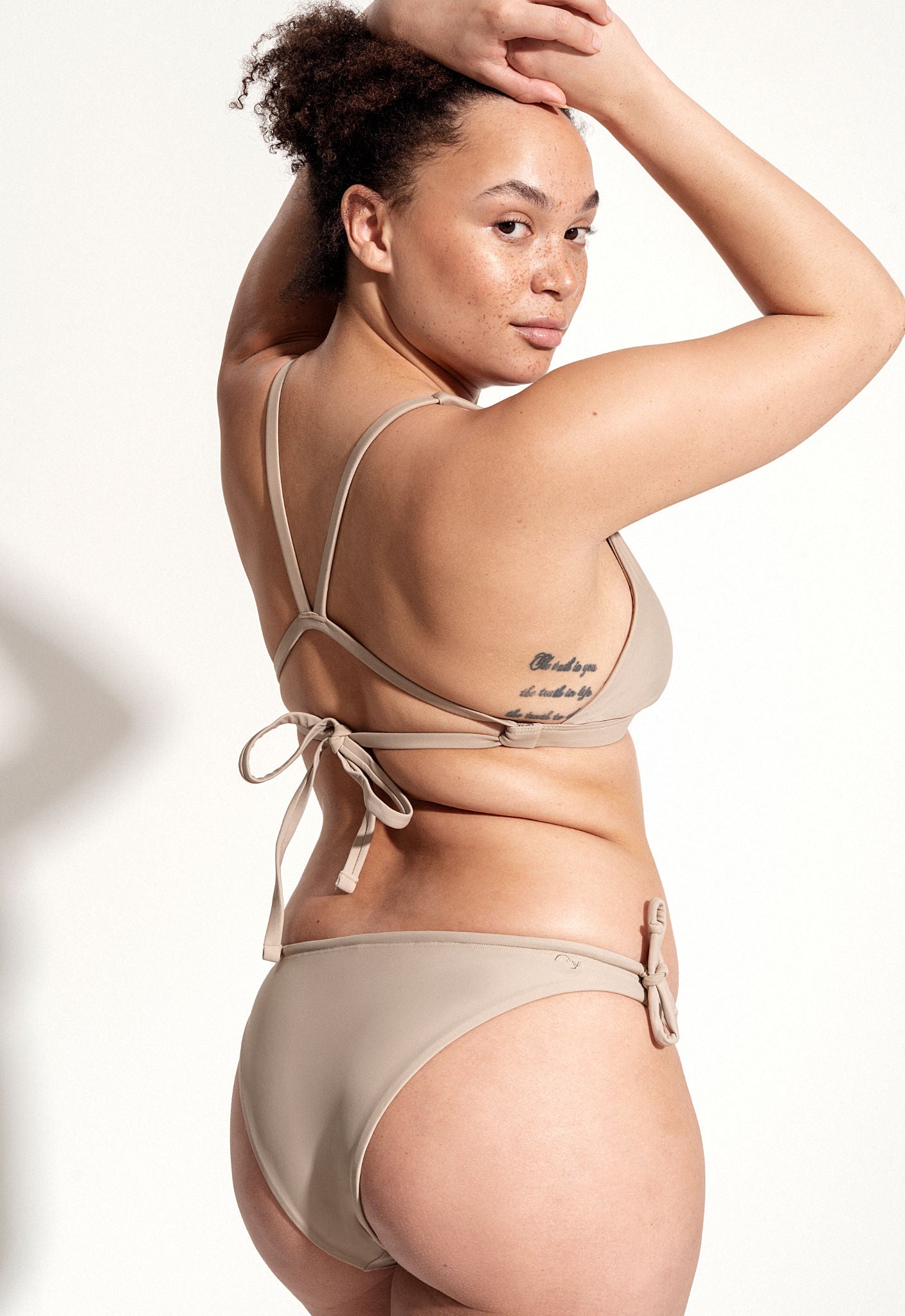 Surf Bikini Hose „Mako“ in Blassbraun -t-b